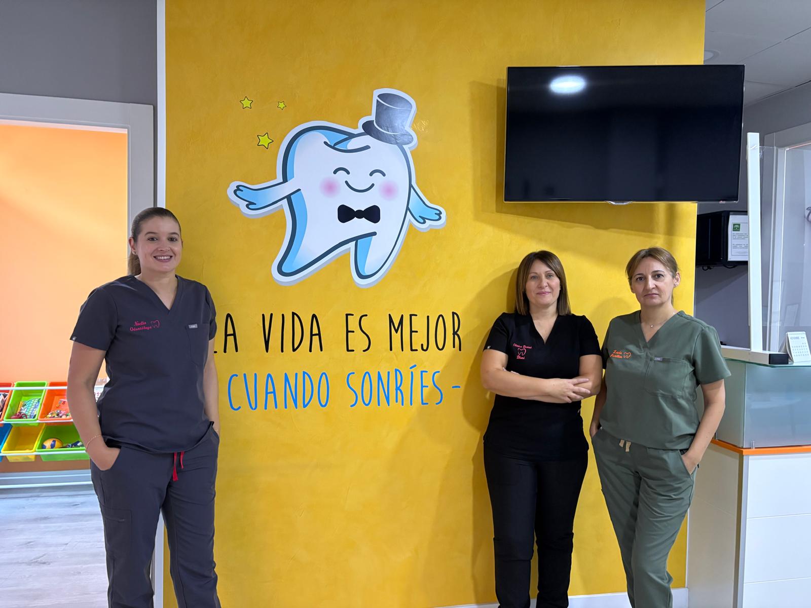 Equipo humano de Clínica dental Noelia Fernández Salinas en Motril (Granada)